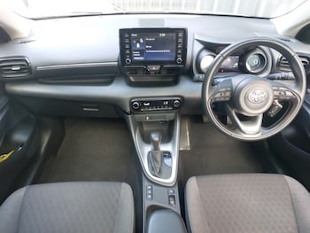 Used Toyota Yaris 2023 for sale - 79480907: Photo