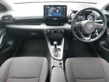 Used Toyota Yaris 2022 for sale - 77947993: Photo