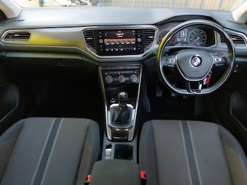 Used Volkswagen T-Roc 2018 for sale - 78928282: Photo