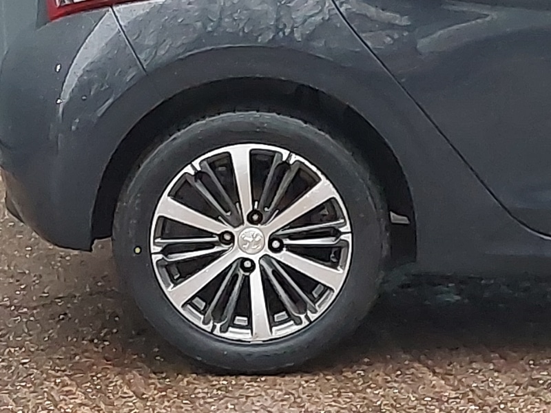 Used Peugeot 208 2017 for sale - 77410302: Photo 12