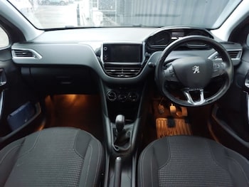 Used Peugeot 208 2017 for sale - 77410302: Photo