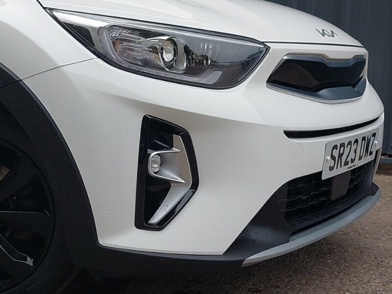 Used Kia Stonic 2023 for sale - 76556073: Photo 12