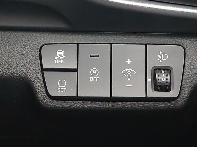 Used Kia Stonic 2023 for sale - 76556073: Photo 15