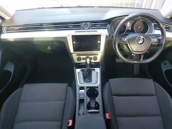 Used Volkswagen Passat 2019 for sale - 76579551: Photo