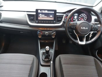 Used Kia Stonic 2023 for sale - 76451089: Photo