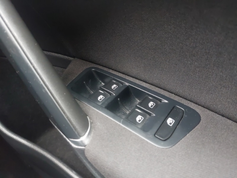 Used Volkswagen Golf 2019 for sale - 76369752: Photo 19