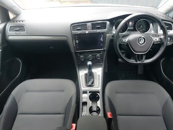 Used Volkswagen Golf 2019 for sale - 76369752: Photo