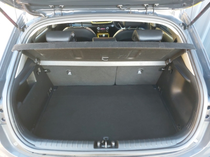 Used Kia Stonic 2023 for sale - 76695681: Photo 8