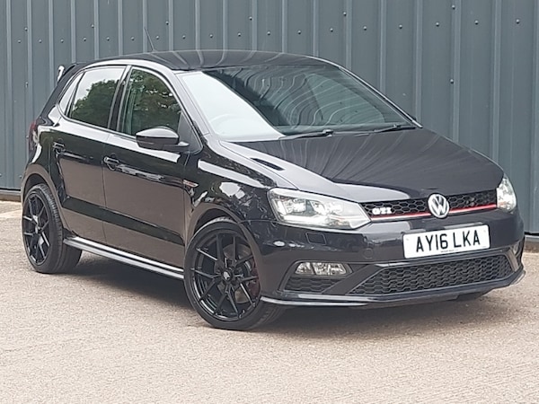 Used Volkswagen Polo 2016 for sale - 76309255: Photo 1