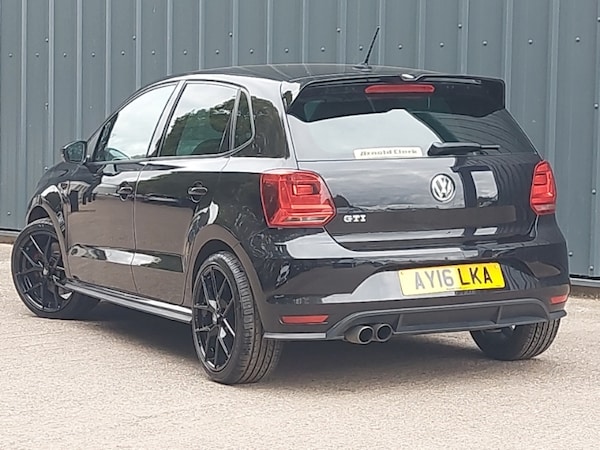 Used Volkswagen Polo 2016 for sale - 76309255: Photo 3