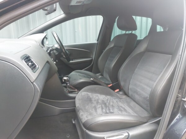 Used Volkswagen Polo 2016 for sale - 76309255: Photo 5