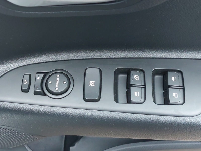 Used Kia Stonic 2023 for sale - 76506781: Photo 14