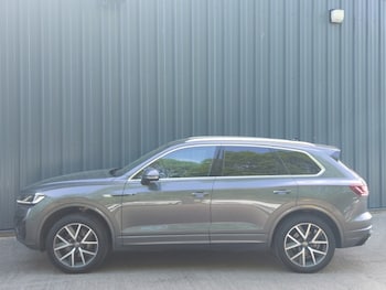 Used Volkswagen Touareg 2023 for sale - 78622017: Photo