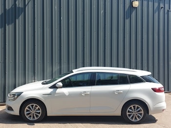 Used Renault Megane 2018 for sale - 79348191: Photo