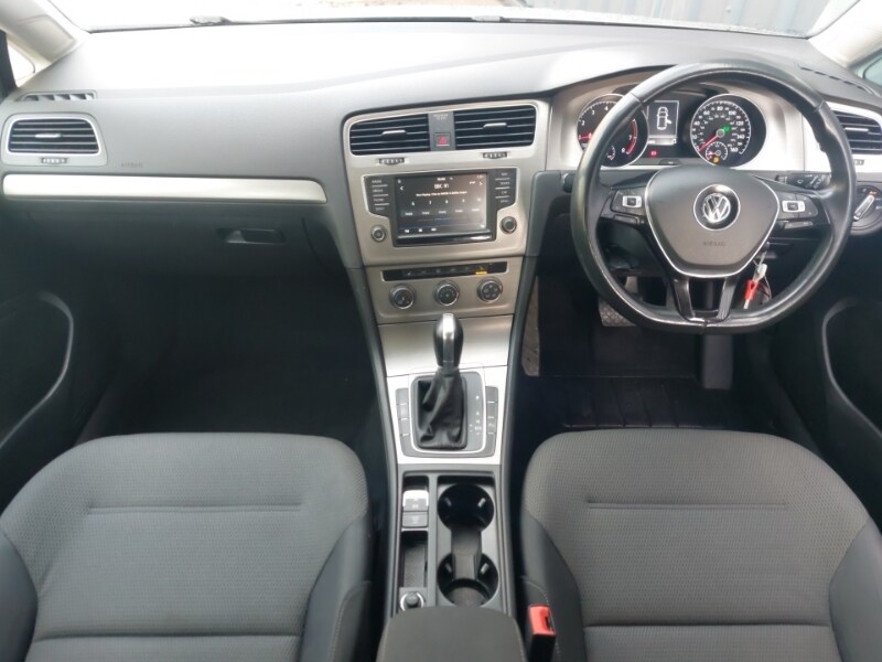 Used Volkswagen Golf 2017 for sale - 77352728: Photo 2