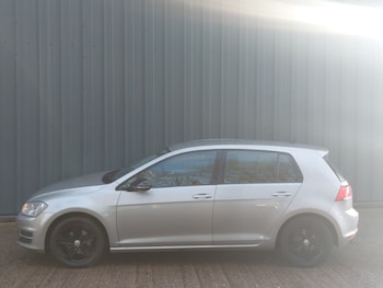 Used Volkswagen Golf 2017 for sale - 77352728: Photo