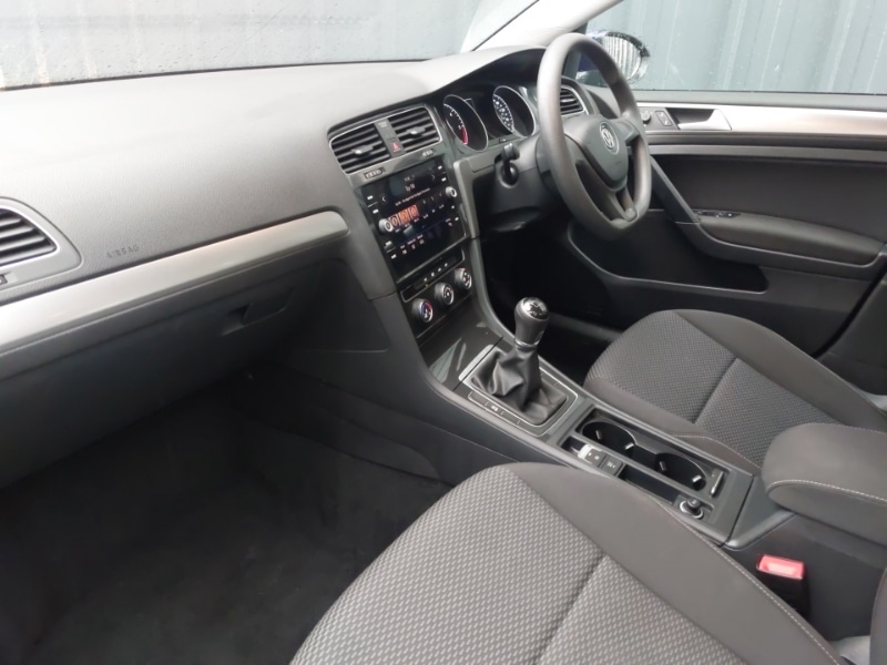 Used Volkswagen Golf 2018 for sale - 77119132: Photo 5