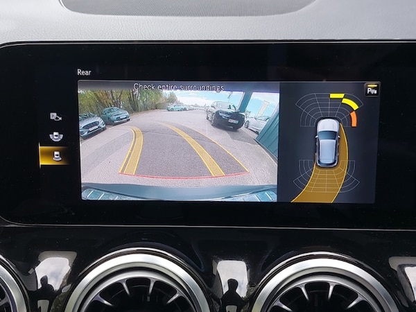 Used Mercedes-Benz EQA 2022 for sale - 76294219: Photo 11