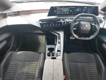 Used Peugeot 3008 2024 for sale - 77035044: Photo