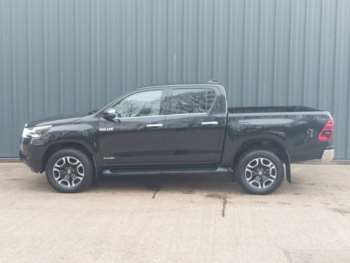 Used Toyota Hilux 2023 for sale - 75097215: Photo