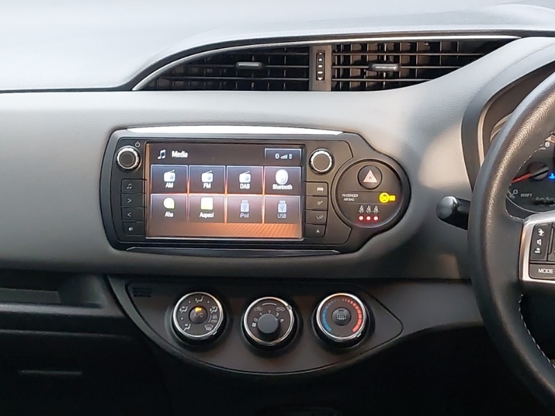 Used Toyota Yaris 2017 for sale - 76970452: Photo 11