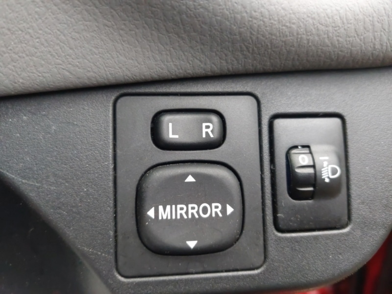 Used Toyota Yaris 2017 for sale - 76970452: Photo 18