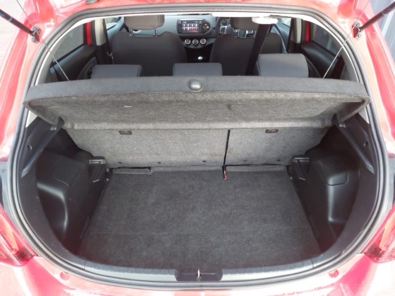 Used Toyota Yaris 2017 for sale - 76970452: Photo 8