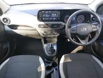 Used Hyundai i10 2023 for sale - 78317900: Photo