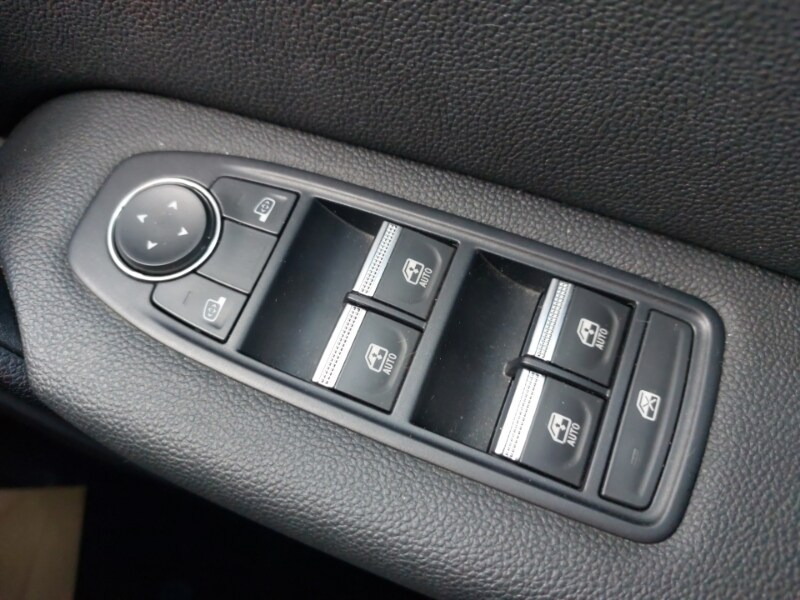 Used Renault Captur 2023 for sale - 77947996: Photo 15