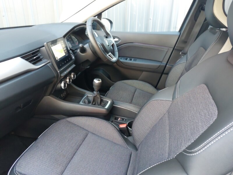 Used Renault Captur 2023 for sale - 77947996: Photo 5