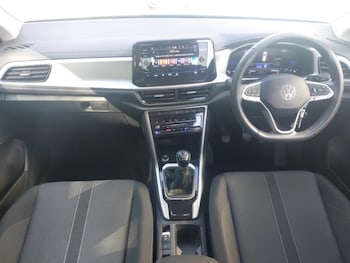 Used Volkswagen T-Roc 2023 for sale - 78700544: Photo