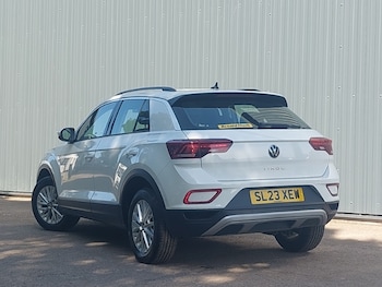 Used Volkswagen T-Roc 2023 for sale - 78700544: Photo