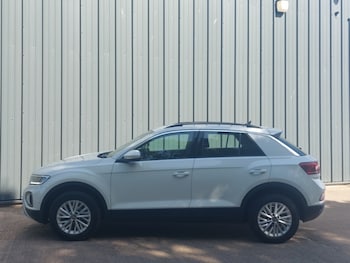 Used Volkswagen T-Roc 2023 for sale - 78700544: Photo