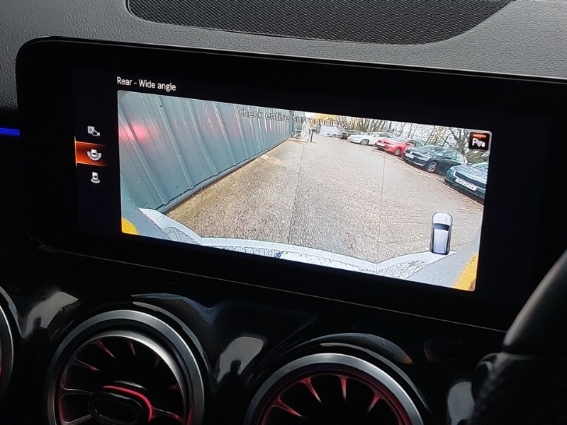 Used Mercedes-Benz GLB 2023 for sale - 76795560: Photo 17