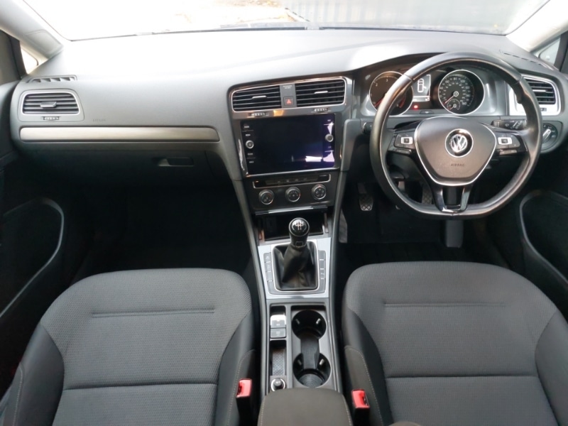 Used Volkswagen Golf 2019 for sale - 76737142: Photo 2