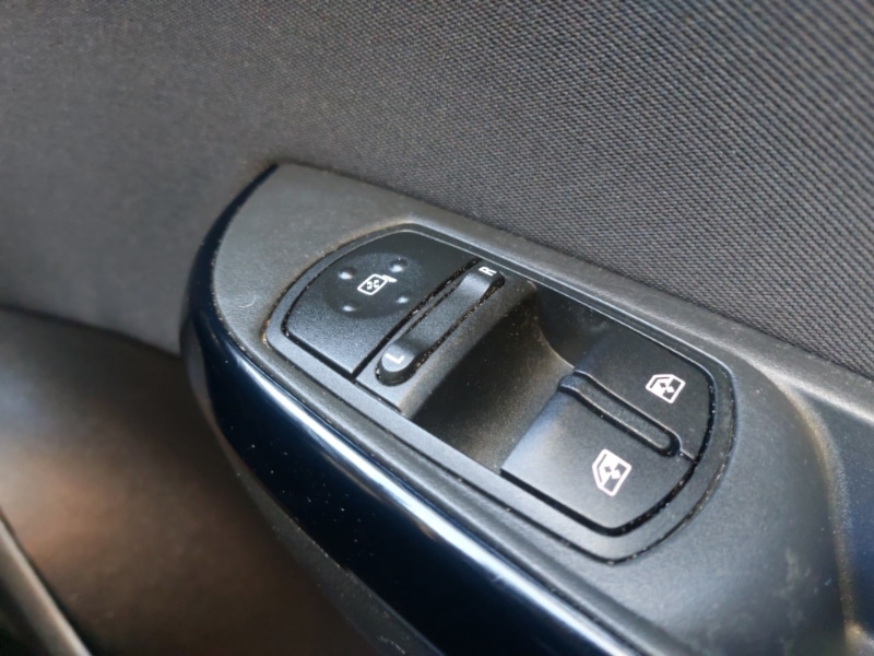 Used Vauxhall Corsa 2017 for sale - 77108326: Photo 18