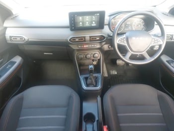 Used Dacia Sandero Stepway 2023 for sale - 76325491: Photo 2