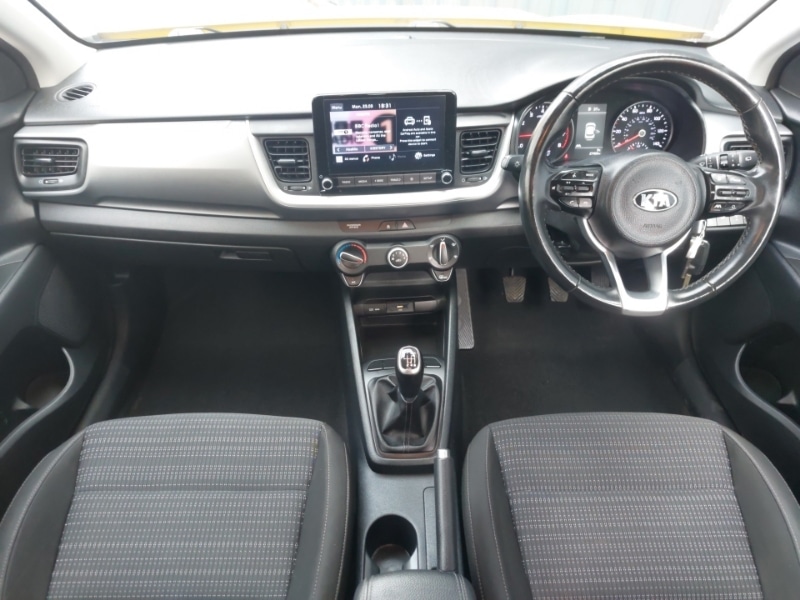 Used Kia Stonic 2021 for sale - 77999643: Photo 2