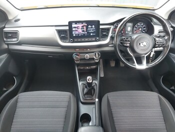 Used Kia Stonic 2021 for sale - 77999643: Photo