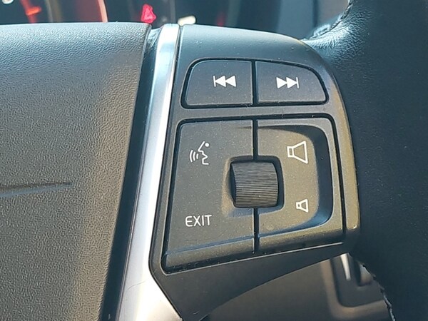 Used Volvo V40 2019 for sale - 76233740: Photo 15
