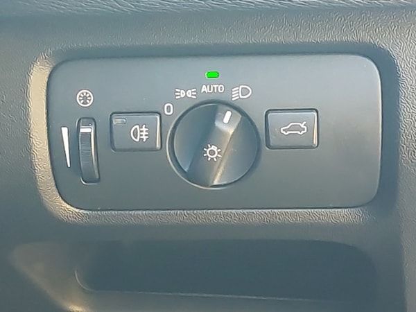 Used Volvo V40 2019 for sale - 76233740: Photo 18