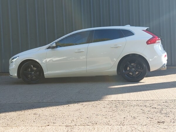 Used Volvo V40 2019 for sale - 76233740: Photo 4
