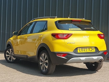 Used Kia Stonic 2023 for sale - 79517677: Photo