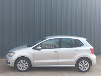 Used Volkswagen Polo 2015 for sale - 77580364: Photo
