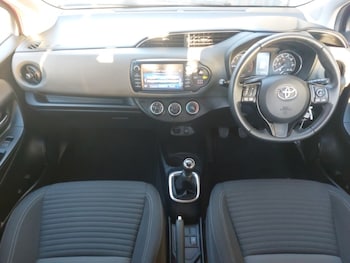 Used Toyota Yaris 2019 for sale - 77105358: Photo