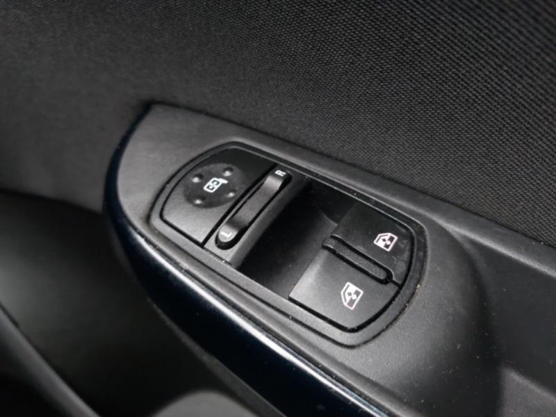 Used Vauxhall Corsa 2017 for sale - 77992484: Photo 17