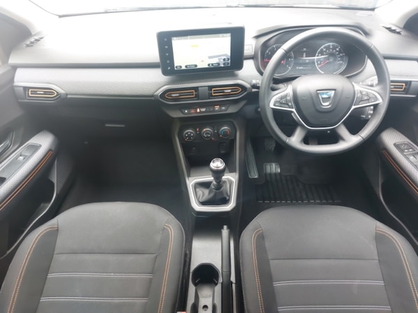 Used Dacia Sandero Stepway 2022 for sale - 76221344: Photo 2