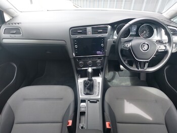 Used Volkswagen Golf 2019 for sale - 77623680: Photo