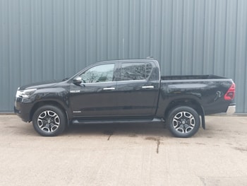 Used Toyota Hilux 2023 for sale - 75204804: Photo