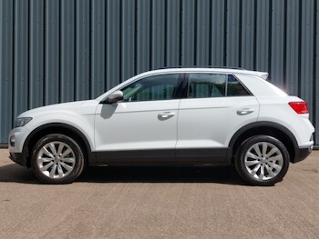 Used Volkswagen T-Roc 2018 for sale - 78523180: Photo